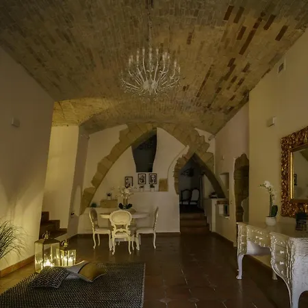 Castello House 아파트