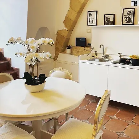 Castello House Apartment *